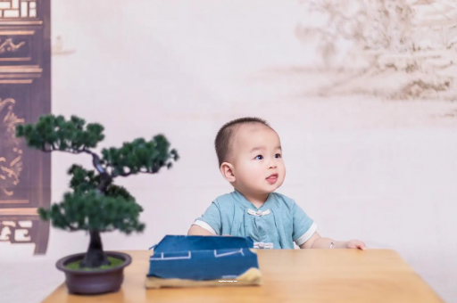 祁阳宝宝总是抠鼻子